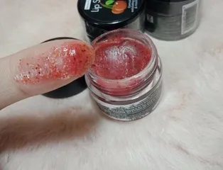Ảnh đánh giá Tẩy Tế Bào Chết Môi Beauty Treats Lip Scrub - Giúp Môi Hồng Tươi Tắn, Dưỡng Ẩm, Khử Thâm, Hương Quả Tự Nhiên, Hũ 10.5g Mỹ