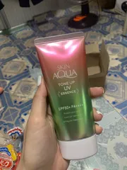 Ảnh đánh giá Kem Chống Nắng Sunplay Skin Aqua Tone Up UV Essence Happiness Aura Rose Color SPF50+ PA++++ - Hiệu Chỉnh Sắc Da và Nâng Tone Da Rạng Rỡ