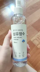 Ảnh đánh giá Xịt Thơm Quần Áo Fabric Perfume Hàn Quốc 250ml - Hương Đào Ngọt Ngào Duy Triển - Khử Mùi, Tạo Hương Thơm Lâu Dài, Tiện Dụng