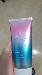 Ảnh đánh giá Tinh Chất Chống Nắng Sunplay Skin Aqua Tone Up UV Essence SPF50+ PA++++ - Dưỡng ẩm, Hiệu chỉnh sắc da, Nâng tông sáng rạng rỡ, Nhật Bản
