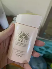 Ảnh đánh giá Sữa chống nắng Anessa Perfect UV Mild Milk SPF50+ PA++++ cho da nhạy cảm và trẻ em - Bảo vệ tối đa chống tia UV, 60ml