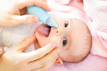 Bỏ túi cách chữa nghẹt mũi ở trẻ sơ sinh giúp mẹ chăm con tốt hơn