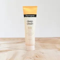 Sữa rửa mặt tẩy tế bào chết Neutrogena Deep Clean Gentle Scrub Oil Free 125ml