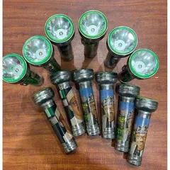 Đèn Pin Kim Loại Huyền Thoại Kèm Bóng LED Sáng Bền - Đèn Cầm Tay Thể Thao, Du Lịch, Dùng Pin AA và C, Quà Tặng Hoài Cổ
