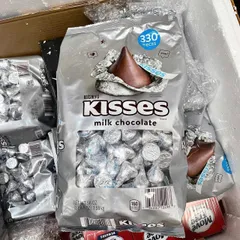 Kẹo Socola Hershey’s Kisses Sữa 1.58kg - Ngọt Ngào Mỹ Phẩm Sơn Màu Cho Dịp Tiệc và Quà Tặng
