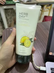 Sữa Rửa Mặt Herb Day 365 Cleansing Foam 170ml – làm sạch da hằng ngày