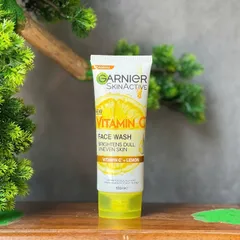 Sữa rửa mặt Garnier SkinActive Foaming Vitamin C Face Wash 100ml. 659546