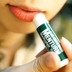 Son Dưỡng Môi Menturm Omi Medicated Stick XD - Hàng Nội Địa Nhật, Giữ Ẩm, Bảo Vệ Môi Tối Ưu