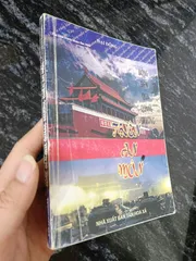 Bóng đen qua Quảng trường Thiên An Môn