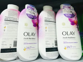 Sữa tắm Olay dưỡng da mịn màng hương hoa lan & quả lý chua 650g 🏷️ Săn deal giá sốc ngay