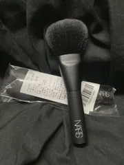 Cọ phấn phủ, má hồng Nars tán nền trang điểm siêu mịn 🏷️ Giá rẻ chốt ngay