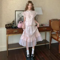Set bộ váy hình trám và áo sơ mi kiểu viền bèo màu hồng ngọt ngào