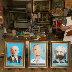 Khung ảnh Hồ Chủ Tịch, Lê Nin, Các Mác, tranh có khung, đủ kích thước có hoả tốc