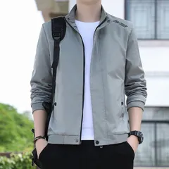 Áo khoác dù nam nữ đều mặc đẹp