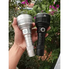 Đèn pin Jkk90s , led Sft42r , sáng 3200 lumen chiếu xa 1,4km , sử dụng pin 26800 Vapcell đi kèm . đèn cao cấp siêu sáng