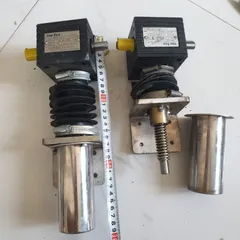 bộ hộp số vuông góc nâng hạ vít me cơ phi 18 tỉ lệ 1/16 kèm ke góc inox