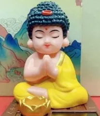 Tượng Phật A Di Đà Gật Gù Trang Trí Taplo Xe Hơi Chất Liệu Nhựa ABS Dùng Năng Lượng Mặt Trời cực đẹp
