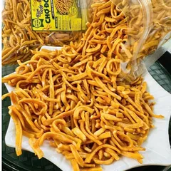 quẩy giòn handmade tẩm vị mặn ngọt hơi cay nhẹ ăn vặt thơm ngon, càng ăn càng cuốn