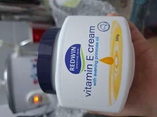Ảnh đánh giá Kem Dưỡng Da Nhập Khẩu Úc Redwin 300g - Dầu Dưỡng Thể Có Vitamin E Giúp Da Mềm Mại, Bảo Vệ Da Khỏi Tác Động Môi Trường