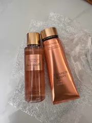 Ảnh đánh giá Sữa Tắm Victoria's Secret Amber Romance 250ml - Gel Nước Hoa Quyến Rũ, Chăm Sóc Da Mềm Mại, Hương Thơm Lưu Giữ Suốt Ngày