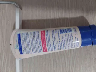 Ảnh đánh giá Kem Dưỡng Da Tay Vaseline 60g – Dưỡng Ẩm, Làm Trắng Da, Giúp Da Mịn Màng và Không Nứt Nẻ, Phù Hợp Mọi Loại Da