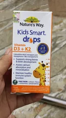 Ảnh đánh giá Siro Nature's Way Kids Smart Drops Vitamin D3 + K2 - Bổ Sung Vitamin D3 và K2 Hỗ Trợ Hấp Thụ Canxi Cho Trẻ Từ 0 Tháng Tuổi