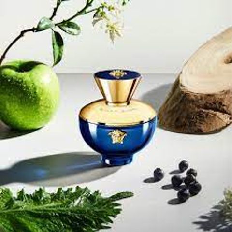 Nước hoa nữ Versace Pour Femme Dylan Blue EDP - Hương quyến rũ của mùa hè Địa Trung Hải, mạnh mẽ và nữ tính, lưu hương lâu dài
