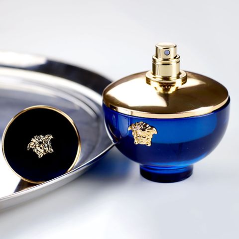 Nước hoa nữ Versace Pour Femme Dylan Blue EDP - Hương quyến rũ của mùa hè Địa Trung Hải, mạnh mẽ và nữ tính, lưu hương lâu dài