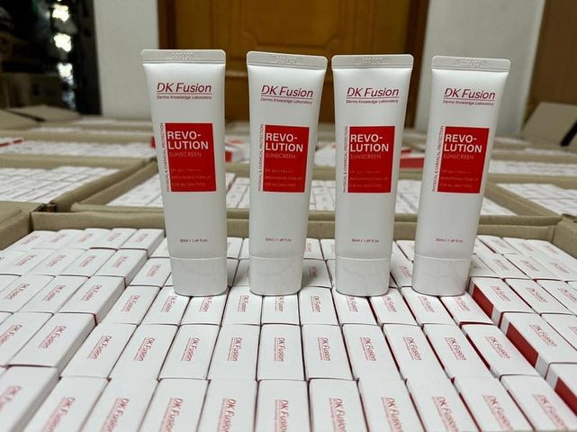 Kem Chống Nắng DK Fusion 50ml Hàn Quốc - 3in1 Chống Nắng, Nâng Tone, Dưỡng Da - SPF50+ PA++++ Bảo Vệ Da Tối Ưu