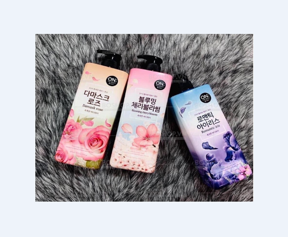 Sữa Tắm On The Body Hàn Quốc - Dưỡng Ẩm, Trắng Da, Hương Hoa Anh Đào, Diên Vỹ, Hoa Hồng 900g - Sản Phẩm Chính Hãng
