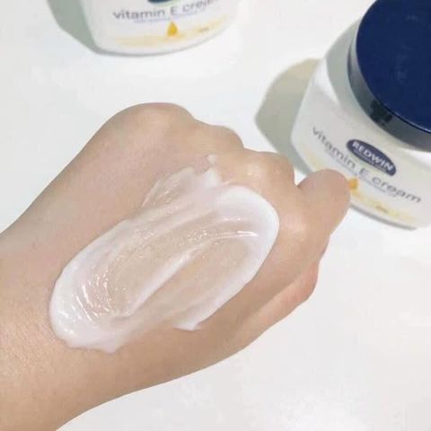 Kem Dưỡng Da Nhập Khẩu Úc Redwin 300g - Dầu Dưỡng Thể Có Vitamin E Giúp Da Mềm Mại, Bảo Vệ Da Khỏi Tác Động Môi Trường
