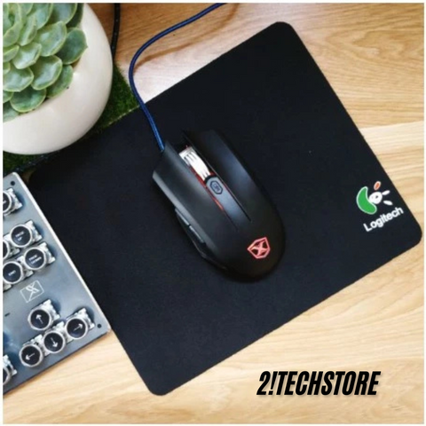 Lót Chuột Logitech 22 x 18 cm - Pad Chống Trơn Trượt Bằng Cao Su Bền Bỉ, Hình Ảnh Sắc Nét và An Toàn Cho Sức Khỏe