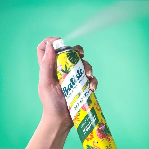 Dầu Gội Khô Batiste 200 ml - Giải pháp nhanh chóng cho tóc bóng mượt, sạch sẽ không cần nước, hoàn hảo cho người bận rộn và du lịch.