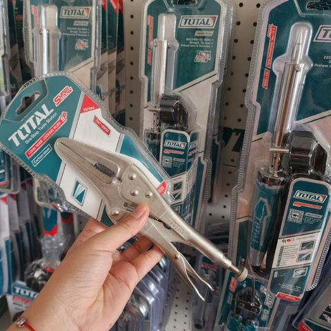 Kìm Bấm Chết Mũi Dài Total THT19902 - Dụng Cụ Cầm Tay 9 Inch Chính Hãng Cho Sửa Chữa Cơ Khí, DIY, Kẹp Chặt Vật Liệu Trong Khe Hẹp