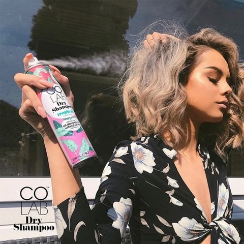 Dầu Gội Khô Colab Tropical 200ml - Dưỡng Tóc Mềm Mượt, Sạch Bồng Bềnh Chỉ Sau 5 Giây, Không Để Lại Vệt Trắng