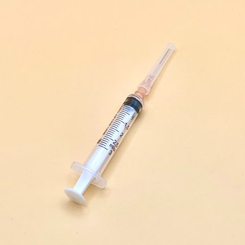 Bơm Kim Tiêm 3cc/5cc Vinahankook Vô Trùng - Dụng Cụ Y Tế Sử Dụng 1 Lần - Không Độc, Không Gây Sốt