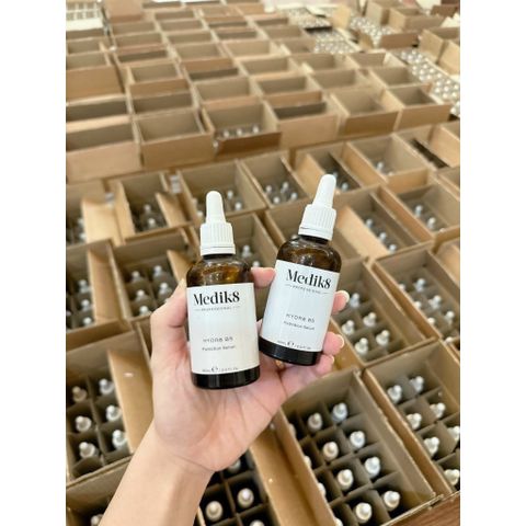 Serum Medik8 Hydr8 B5 - Dưỡng ẩm & phục hồi da mặt 60ml với Hyaluronic Acid và Vitamin B5, giúp da căng mịn và khỏe mạnh