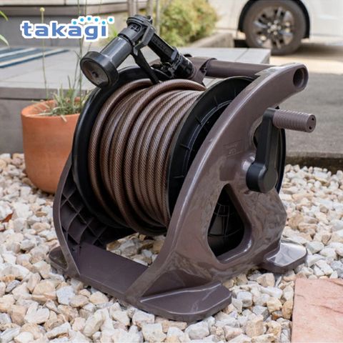 Bộ cuộn ống tưới cây 30m Takagi R330TBR - Chất liệu nhựa PP cao cấp, 4 chế độ phun, thiết kế tiện lợi cho vườn cây xanh tươi