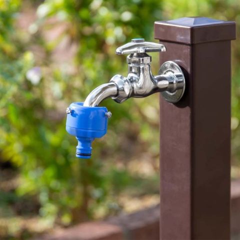 Cút Nối Vòi Có Vít Takagi Q043FJVQ01 - Bộ Phụ Kiện Tưới Vườn Chắc Chắn, Bền Bỉ từ Nhật Bản, Ngăn Ngừa Rò Rỉ Nước
