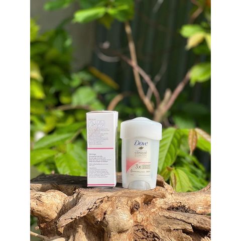 Lăn Khử Mùi Dove Lựu 45ml - Ngăn Mùi, Dưỡng Ẩm 96h Cho Làn Da Mềm Mại, Không Chứa Cồn, Dùng Được Cho Da Nhạy Cảm