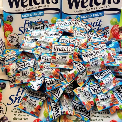 Hộp Kẹo Dẻo Trái Cây Welch's Fruit Snacks - Nguyên Liệu Tự Nhiên Giàu Vitamin, Vị Dâu, Cherry, Chanh, Thơm, Táo, Cam, Snack Lành Mạnh 90 Gói