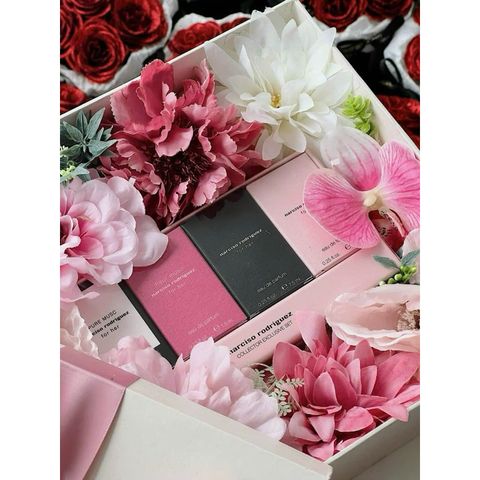 Bộ Nước Hoa NARCISO 4 Chai Mini 7,5ml - Hương Hoa Hồng, Gỗ, Xạ Hương Năng Động - Quà Tặng 8/3 Tuyệt Vời