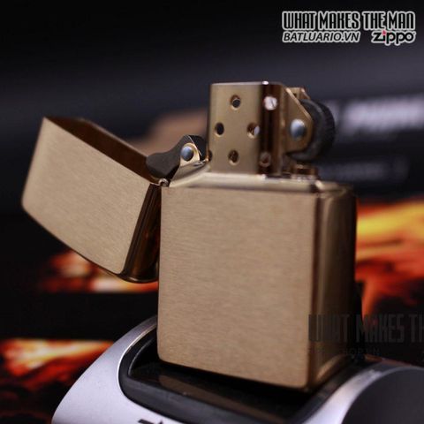 Bật Lửa Zippo Brushed Brass 204B - Thiết Kế Độc Đáo, Chất Liệu Đồng Vàng, Âm Thanh Đặc Trưng, Quà Tặng Sang Trọng