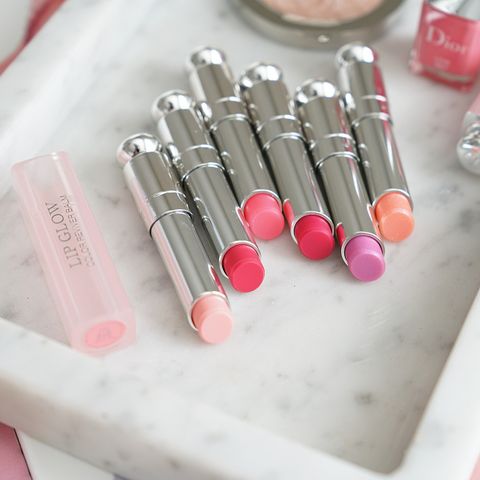 Son Dưỡng Dior Addict Lip Glow Balm 004 Coral - Màu Cam San Hô Tươi Tắn 3.2g - Đem đến Độ Ẩm Mềm Mại và Sức Sống cho Đôi Môi