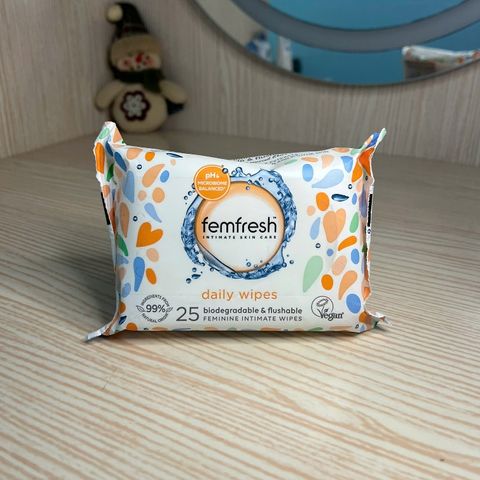 Khăn ướt Femfresh Vệ Sinh Vùng Kín Hằng Ngày - Sạch Khô, Kháng Khuẩn, An Toàn (25 Tờ hoặc 10 Tờ)