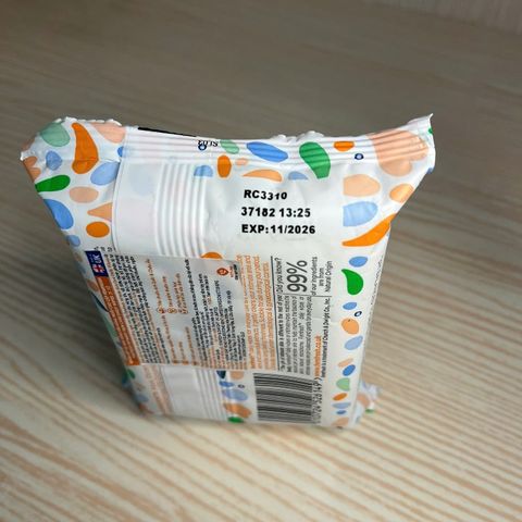 Khăn ướt Femfresh Vệ Sinh Vùng Kín Hằng Ngày - Sạch Khô, Kháng Khuẩn, An Toàn (25 Tờ hoặc 10 Tờ)