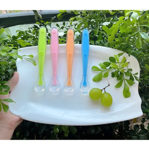 Thìa Silicon Ăn Dặm An Toàn Cho Bé - Chất Liệu Mềm, Bo Tròn Không Tổn Thương Miệng, Dùng Cho Bé Trai Gái Trong Thời Kỳ Ăn Dặm