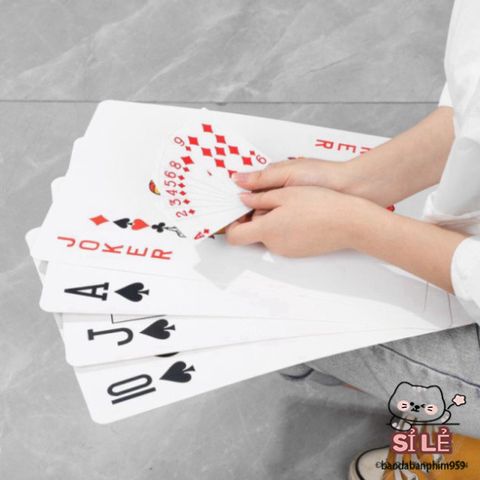Bộ Bài Tây Poker Khổng Lồ A4 - Chất Liệu Bìa Cứng Sang Trọng, Trải Nghiệm Chơi Bài Thú Vị Cho Trẻ Em và Người Lớn