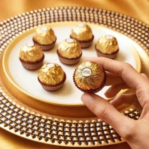 Tháp Socola Ferrero Rocher 28 Viên - Quà Tặng Sang Trọng từ Pháp, Socola Nhân Hạt Dẻ Bọc Sữa, Hộp Đẹp Mắt