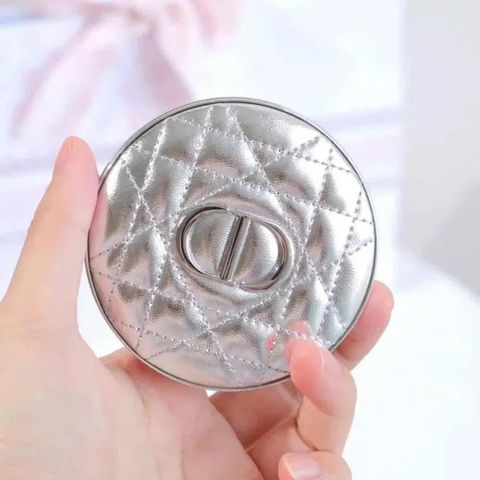 Vỏ Hộp Phấn Nước Dior Forever Cushion Case Màu Bạc - Compact Sang Trọng Chất Lượng Cao, Phụ Kiện Trang Điểm Đẳng Cấp